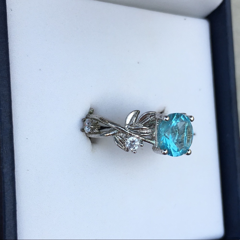 WOMENS RING - Picture 2 of 4